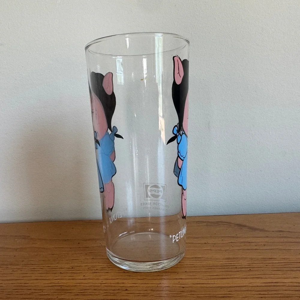 Vintage 1973 Pepsi Collector Series Petunia Pig Warner Bros Glass‎ Tumbler